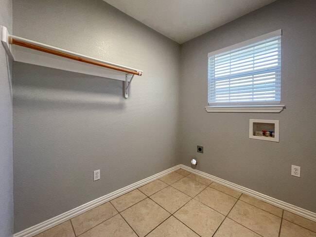 Photo - 109 Red Oak Rd