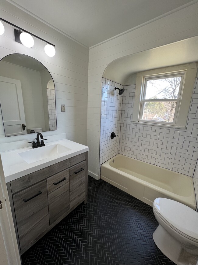 Photo - 3232 Fairmont Blvd