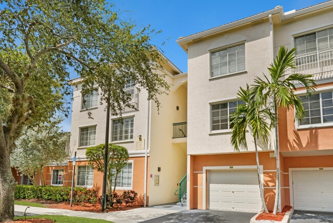 Building Photo - 3205 Myrtlewood Cir E Rental