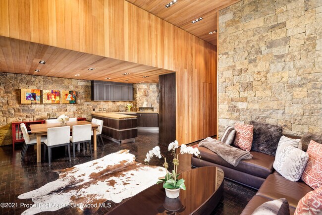 Photo - 800 S Monarch St Unit #4