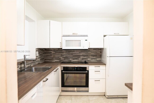 Photo - 10865 SW 112th Ave Unit 203