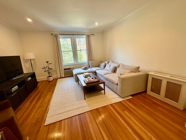 Photo - 311 Tappan St Unit 1