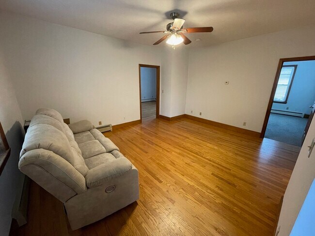 Photo - 21 Court St Unit B