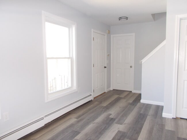 Photo - 288 Ginger Ln