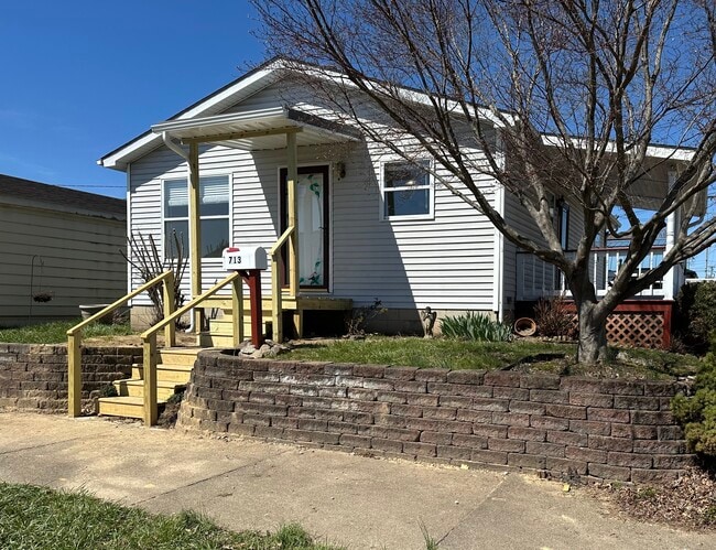 Frente - 713 Spruce St