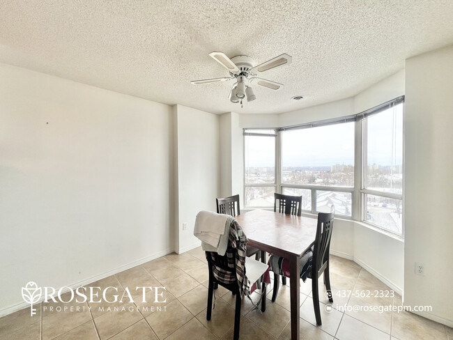 Photo - Spacious 2-Bedroom Condo with Walk-In Closet & Parking in London — Utilities Included Unité 610