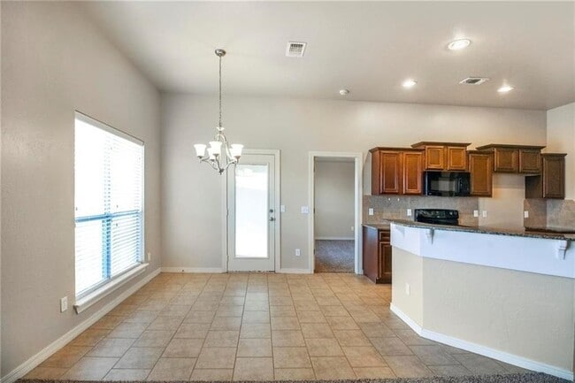 Photo - Beautiful 4 + Bedroom Home in Gated North ...