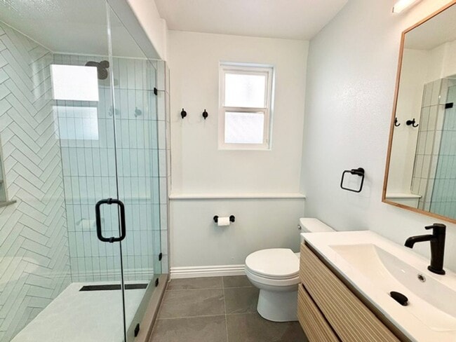 Photo - 108 Los Feliz St Casa