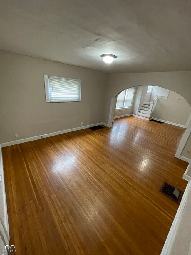 Photo - 815 N Riley Ave