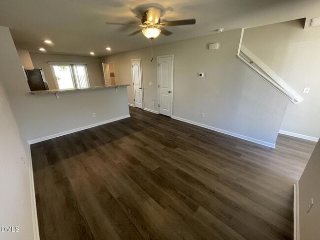 Photo - 1028 Peony Ln