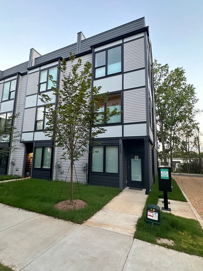 Building Photo - 4535 Radler Ct