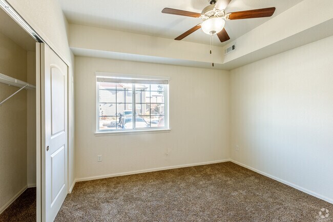 1HAB, 1BA - The Crestone