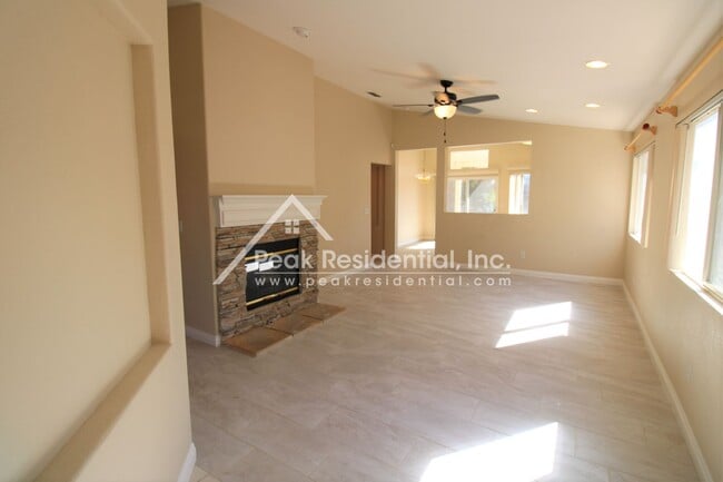 Photo - Updated 4bd/2ba Elk Grove Home with 2 Car Garage