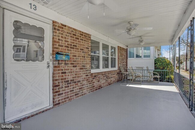 Photo - 15 N Victoria Ave Townhome