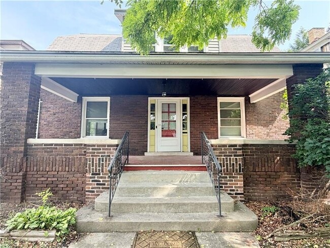 Photo - 333 Laurel Blvd