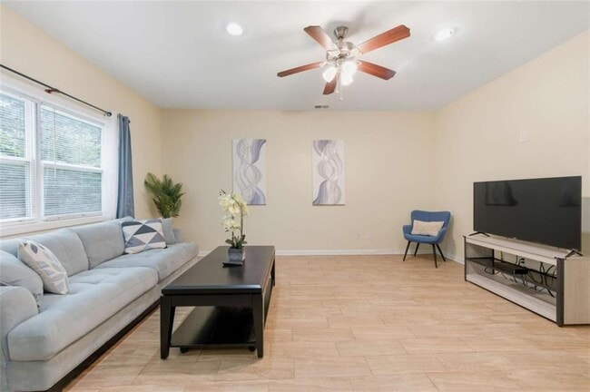 Photo - 5732 Vinings Pl Dr SE