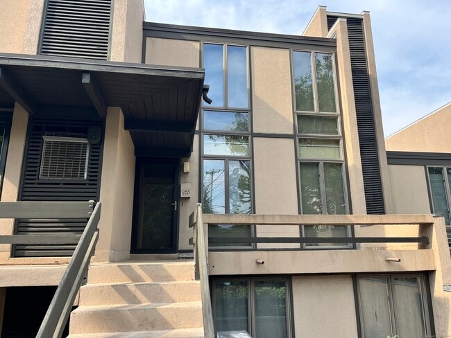 Building Photo - 285 Greene St Unit 285