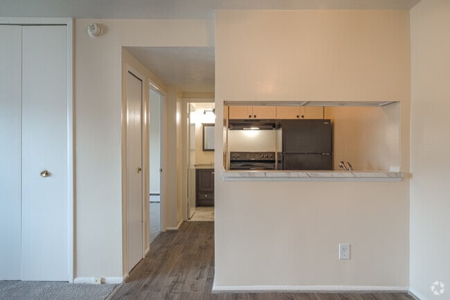 1BD, 1BA - 750SF