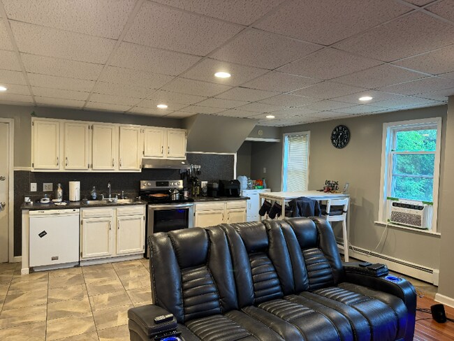 Photo - 100 S Nesbitt St Unit 3