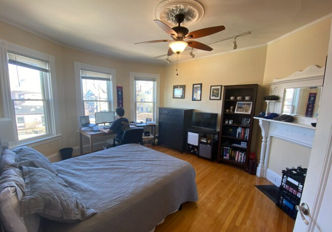 Photo - 176 Elm St Unit 2