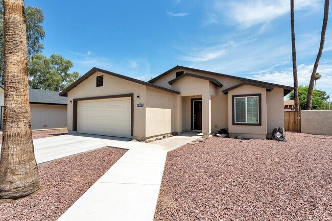 Remodeled 3/2 SFH Glendale, built in 2016 - Remodeled 3/2 SFH Glendale, built in 2016 Casa