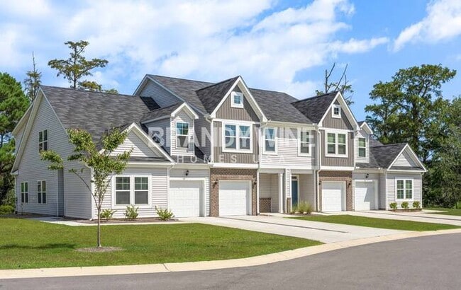 Photo - 816 Coosaw Pl