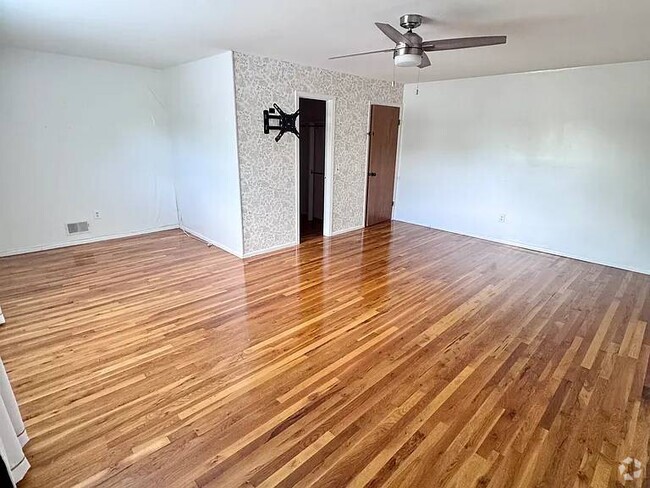 Building Photo - 285 Albourne Ave Rental