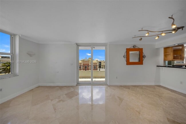 Photo - 720 Collins Ave Unit 603