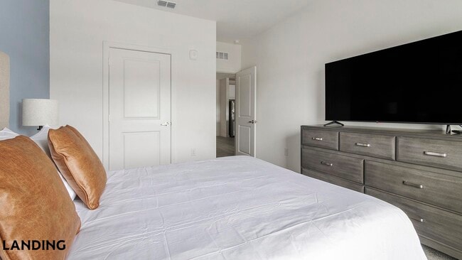 Photo - 12525 Tibbets Ln Unidad 2404