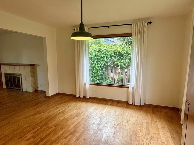 Photo - 2021 Taft Ave