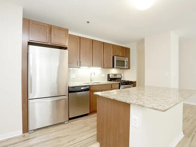 Photo - 1337 W Fargo Ave Unit 703