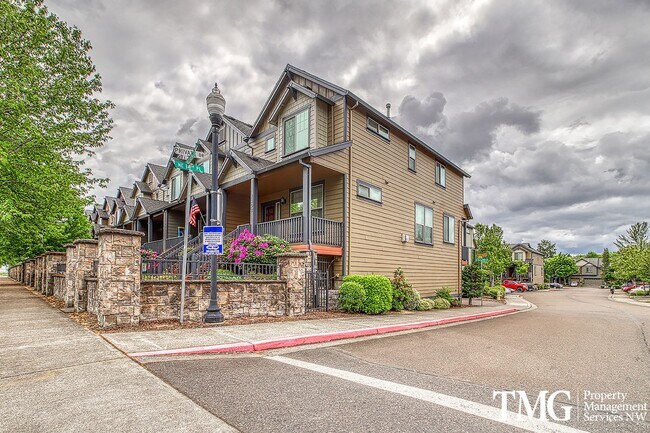 Photo - Gorgeous Two Bedroom Townhome in Hillsboro!