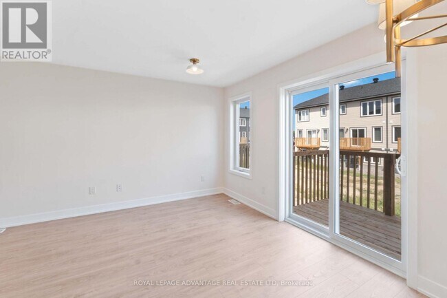 Photo - 35 Whitcomb Cres
