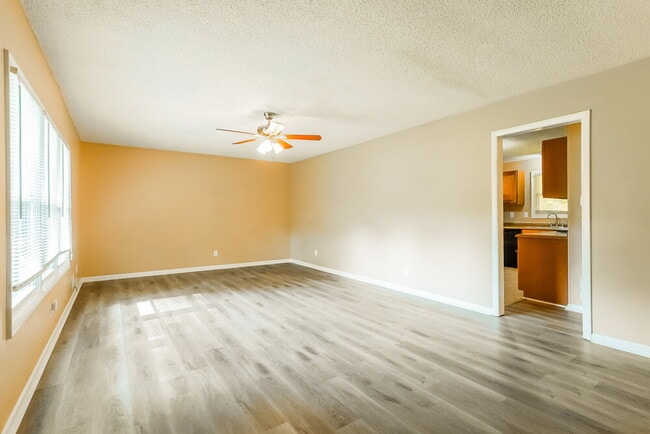Photo - 2415 Rose Ln