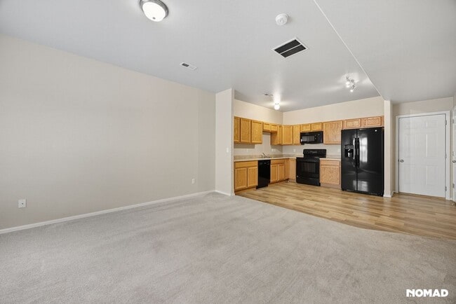 Photo - 3050 Shikra View