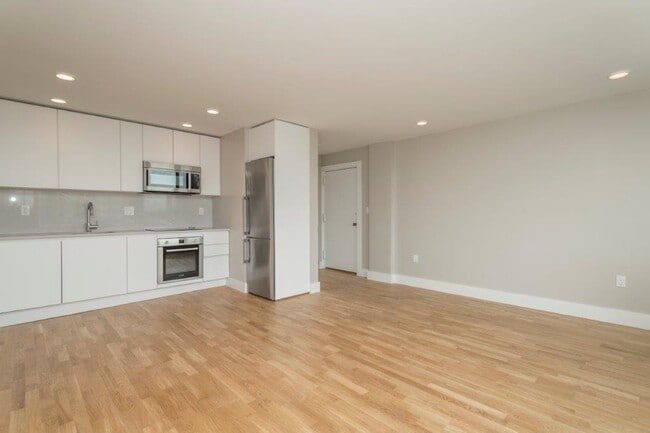 Building Photo - 333 Harvard St Unit 5 Rental