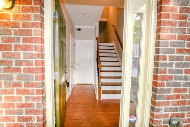 Photo - 815 Charles Bank Ave SE