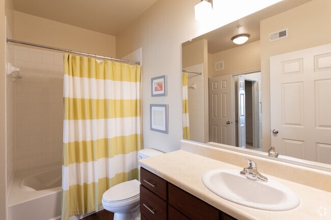 1BR, 1BA - 746 SF - Atwell 1