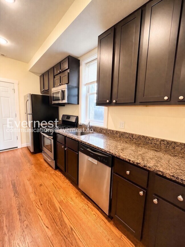 1636 N North Park Avenue Unit 1640 1