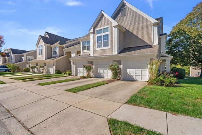 Building Photo - 2 Bed 1.5 Bath - Germantown Condo - Attach...