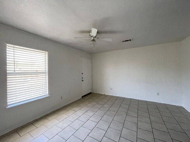 Photo - 1705 Cedarhill Dr Unit D