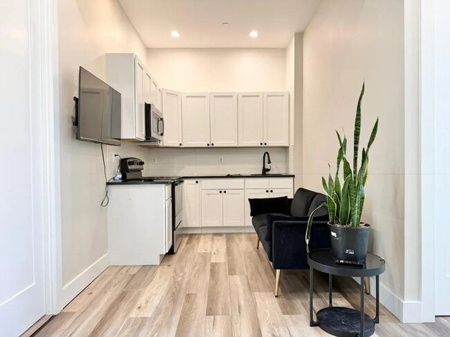 Photo - Furnished room/NOT APARTMENT Unit 2A