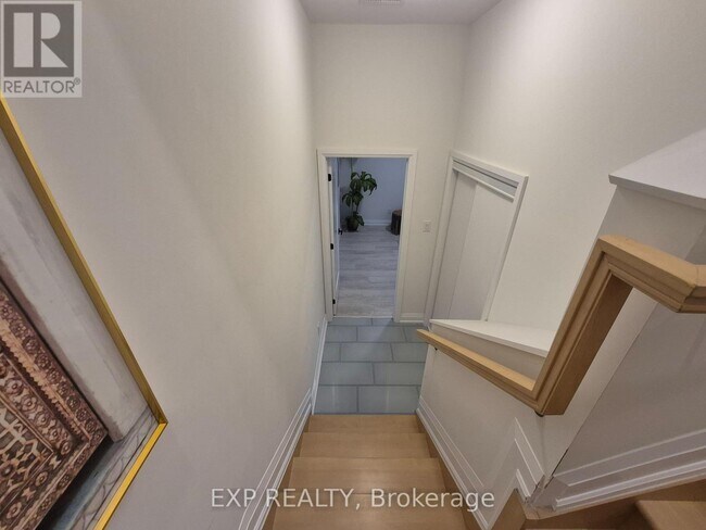 Photo - 178 Lynn Coulter St