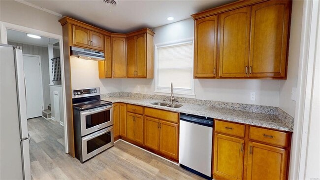 Photo - 1003 Geneva St