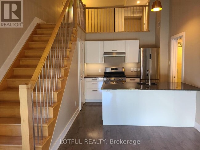 Photo - 206 Manchester Ave Unité B