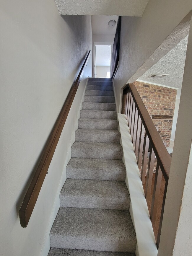 Photo - 612 Lillard Rd
