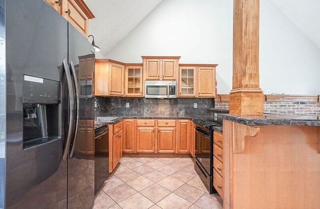 Photo - 200 Brimfield Rd