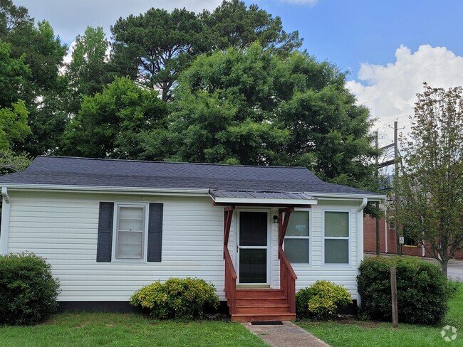 Building Photo - 207 Lilac Ave Rental