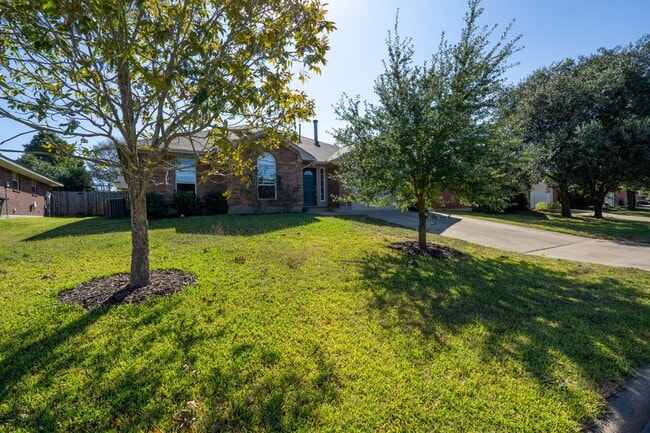 Photo - 1520 Strasburg Cir