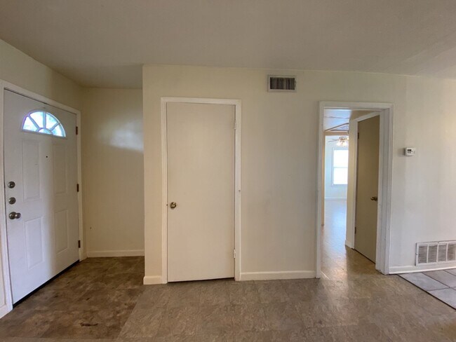 Photo - 5917 Kimbrough Dr